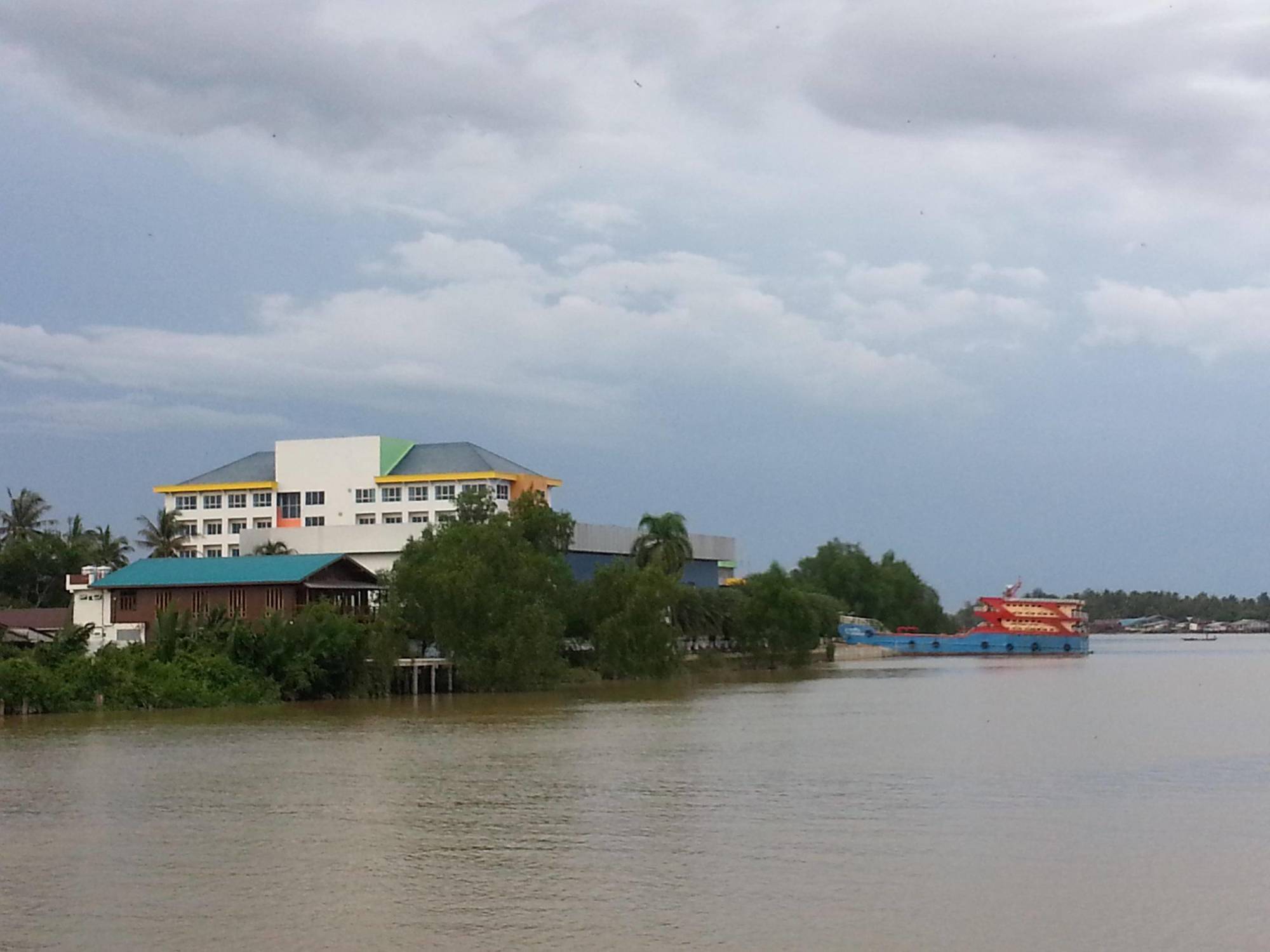 See View Riverside Сурат-Тхані Екстер'єр фото